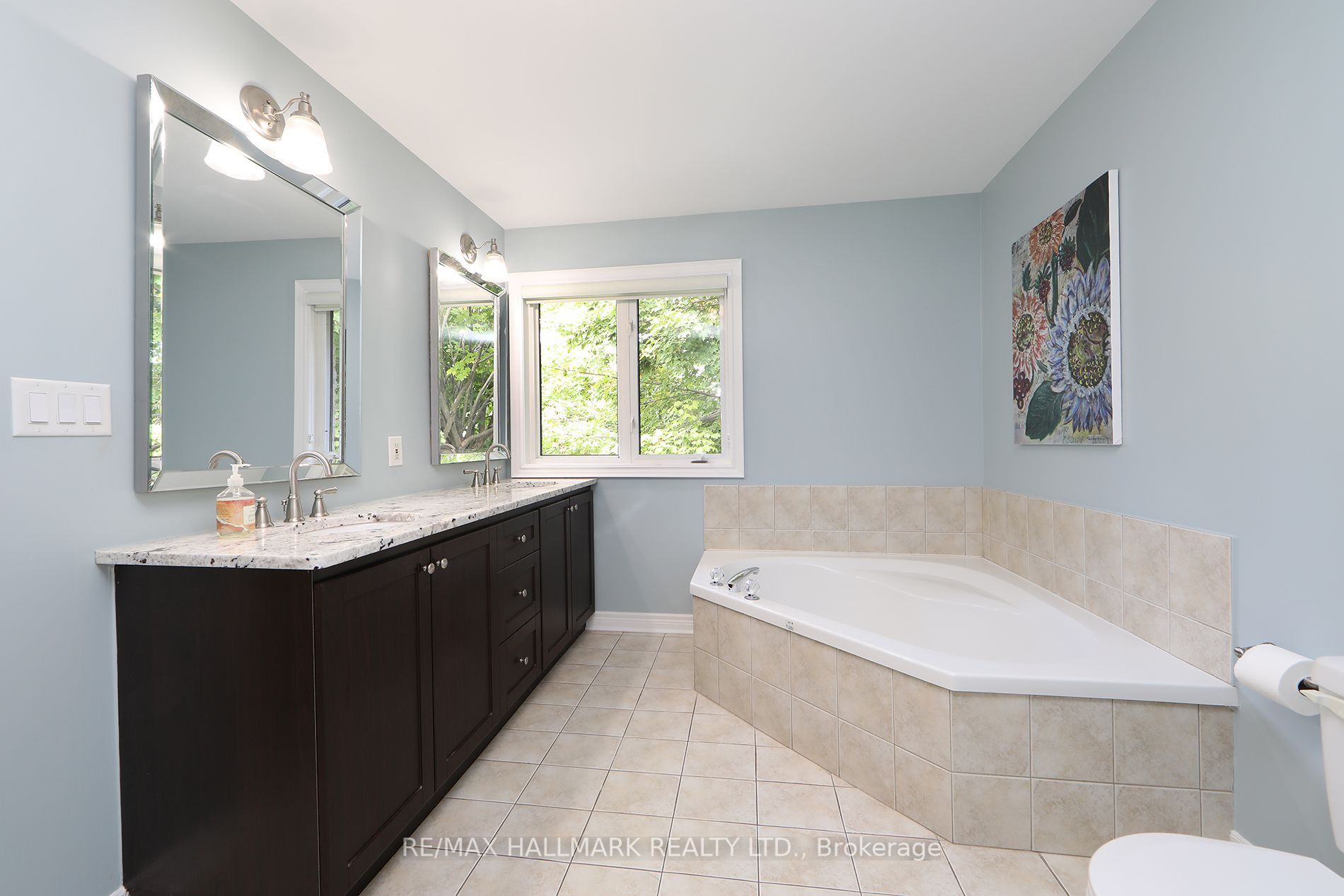 165 Bathgate Dr