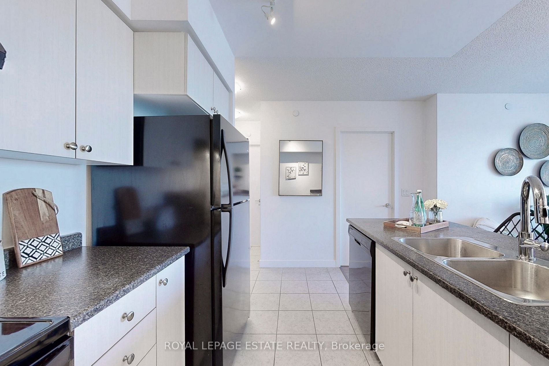 8 Trent Ave, #1112