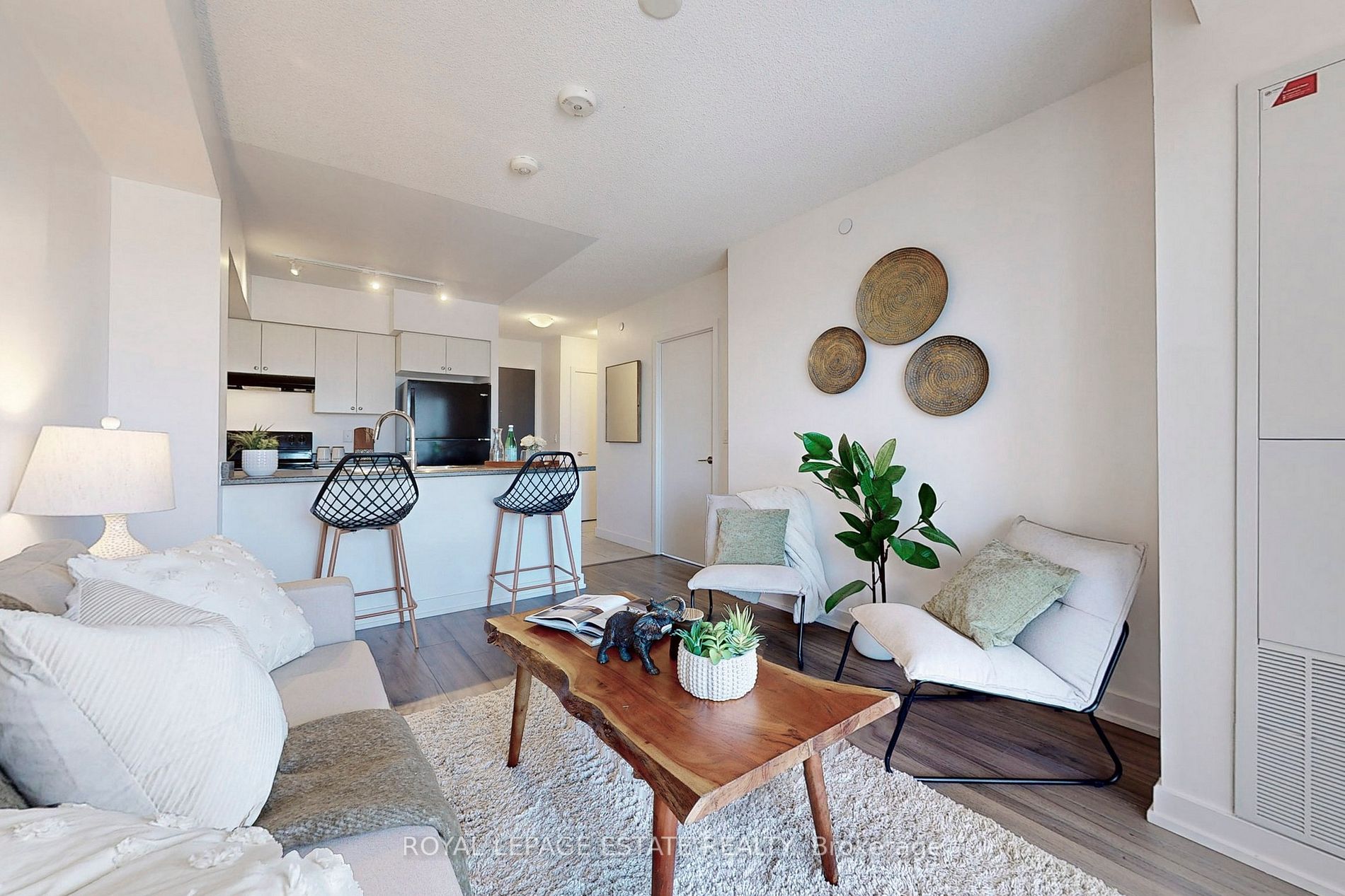 8 Trent Ave, #1112