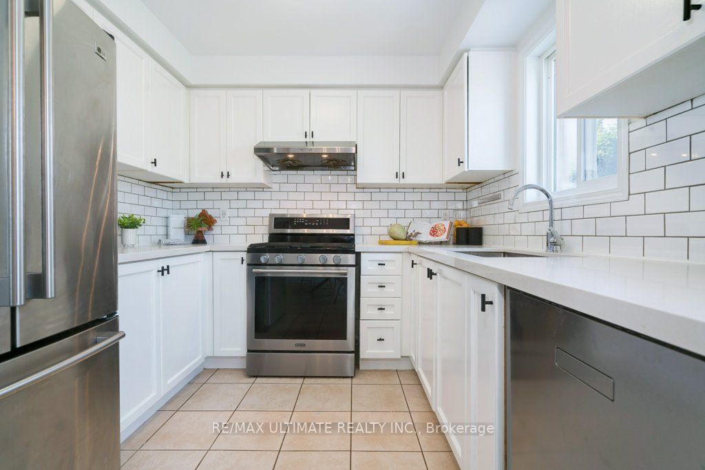 53 Juneau Cres