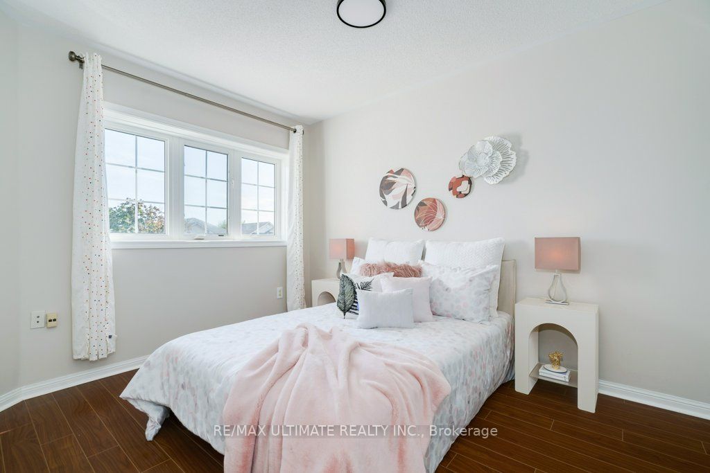 53 Juneau Cres
