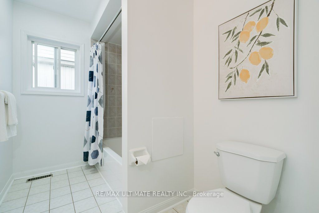 53 Juneau Cres