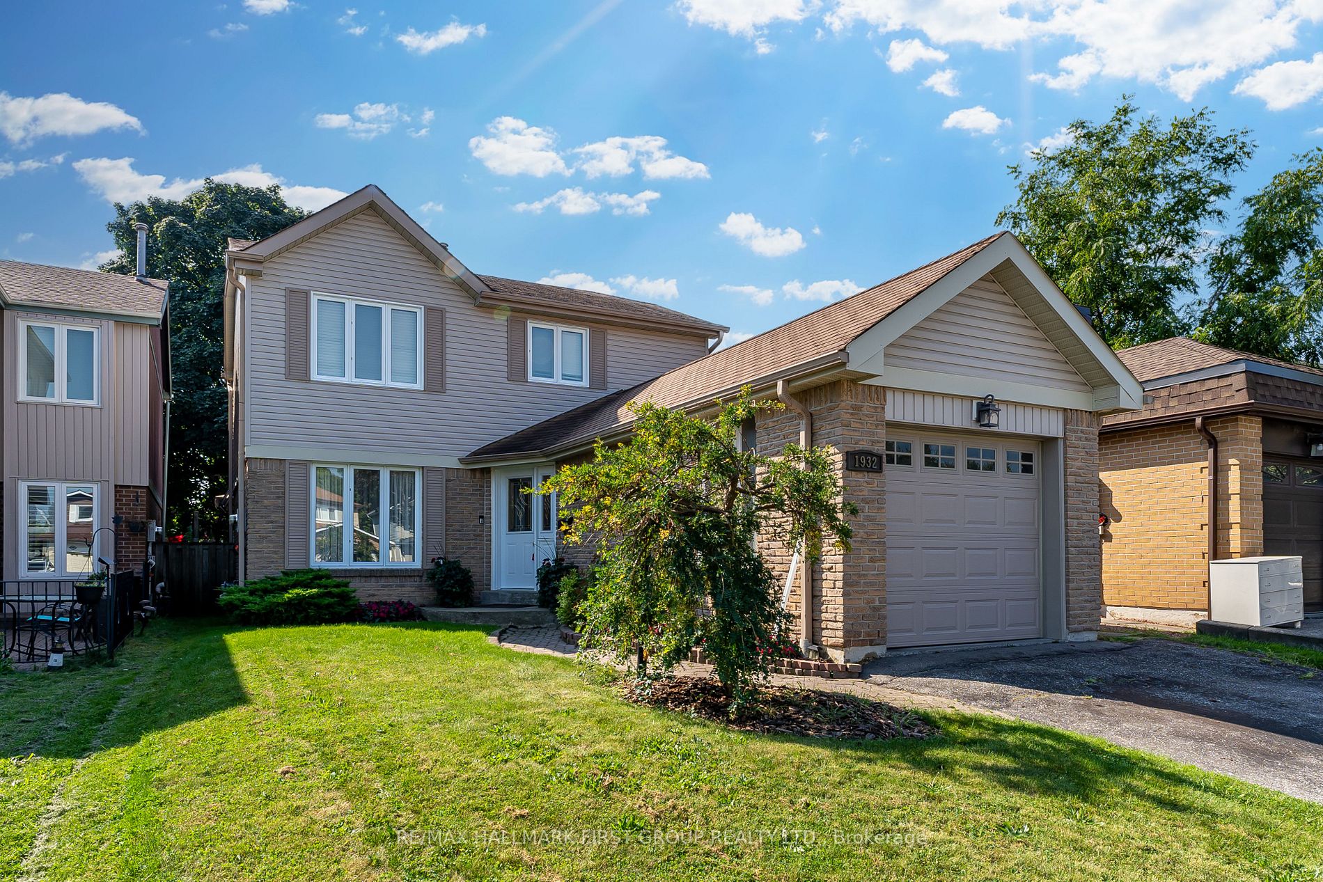 1932 Parkside Dr