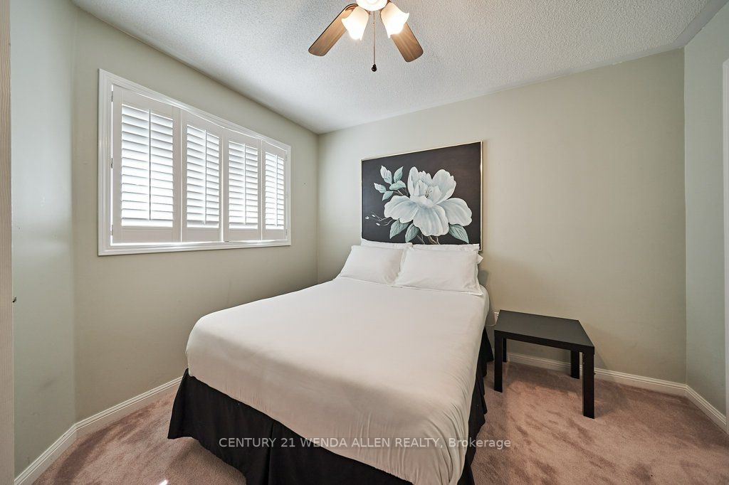 27 Bonathon Cres