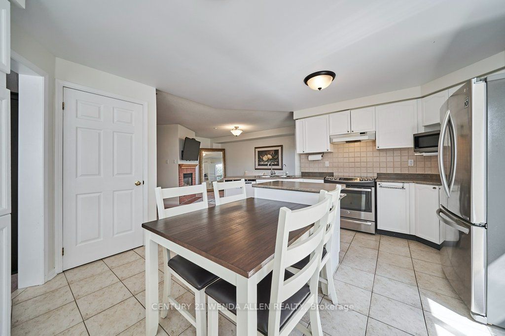 27 Bonathon Cres