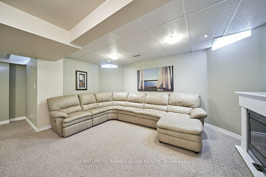 27 Bonathon Cres