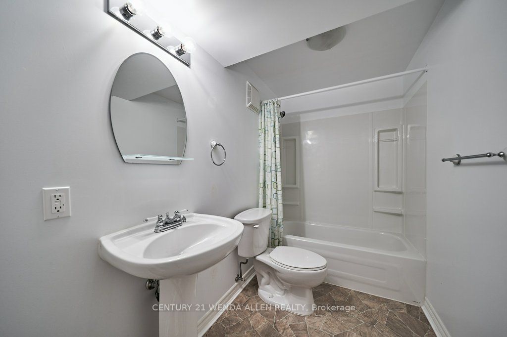 27 Bonathon Cres