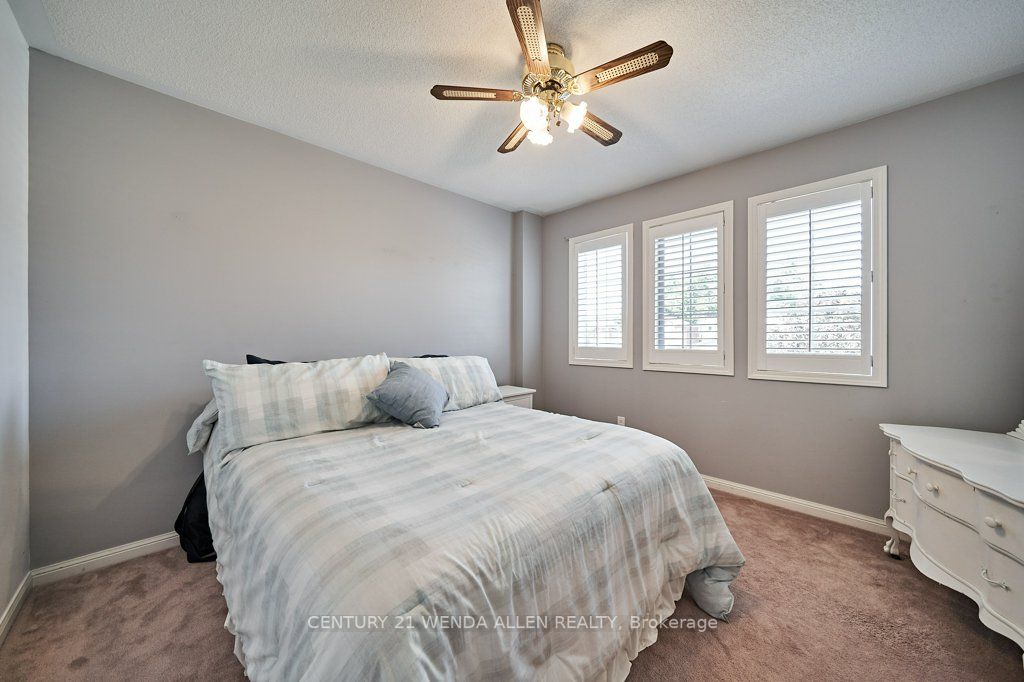 27 Bonathon Cres
