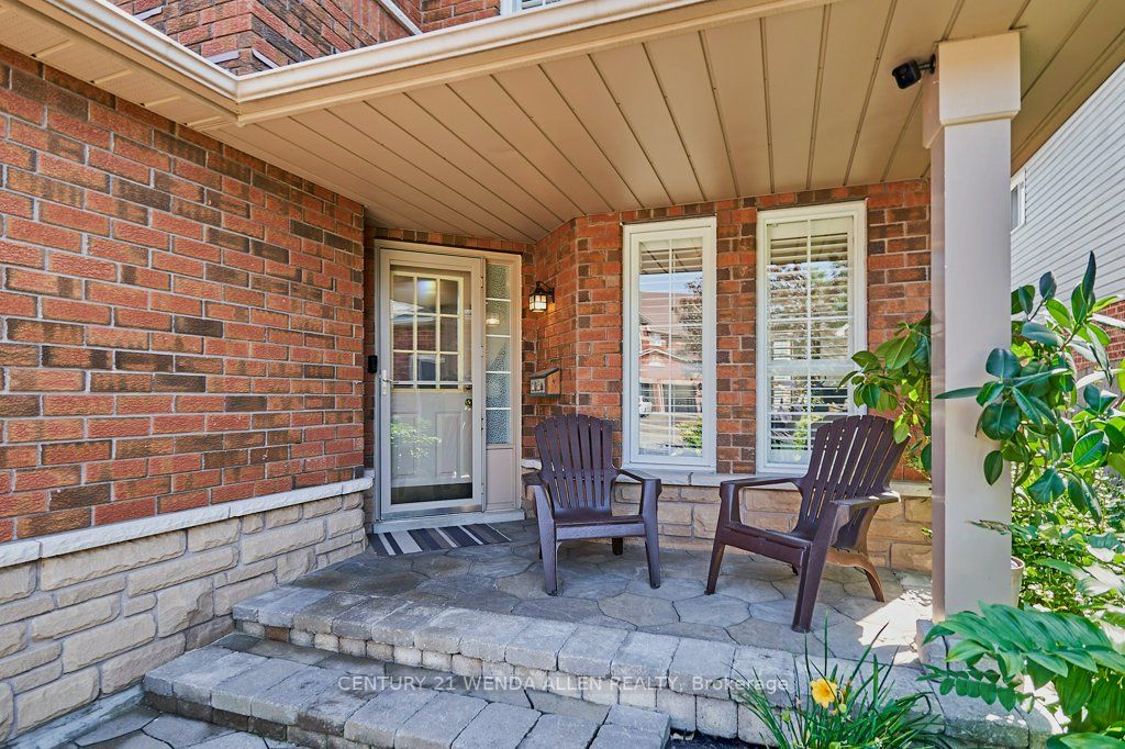 27 Bonathon Cres
