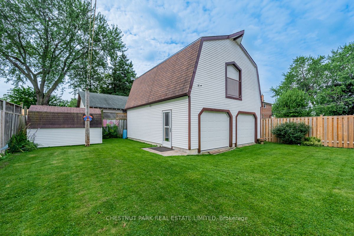 9 Kenmore Dr