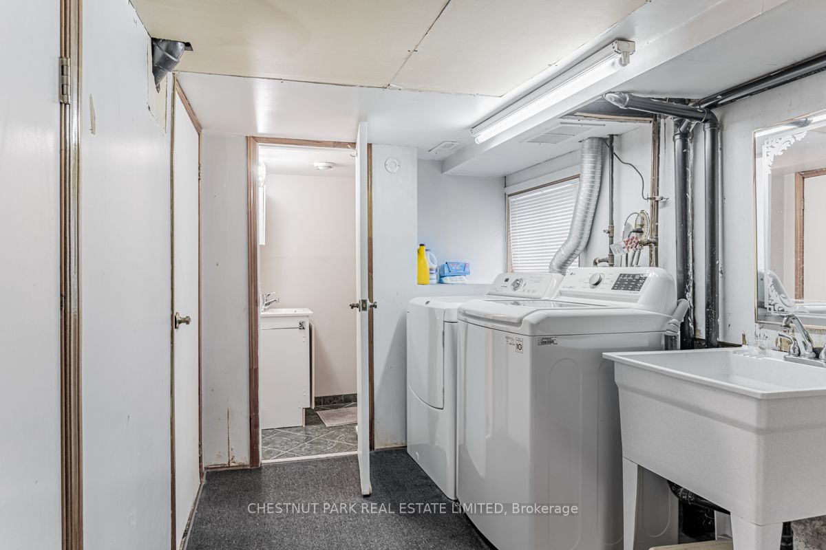 9 Kenmore Dr