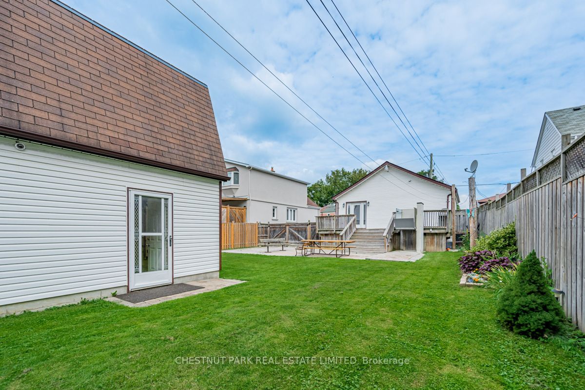 9 Kenmore Dr