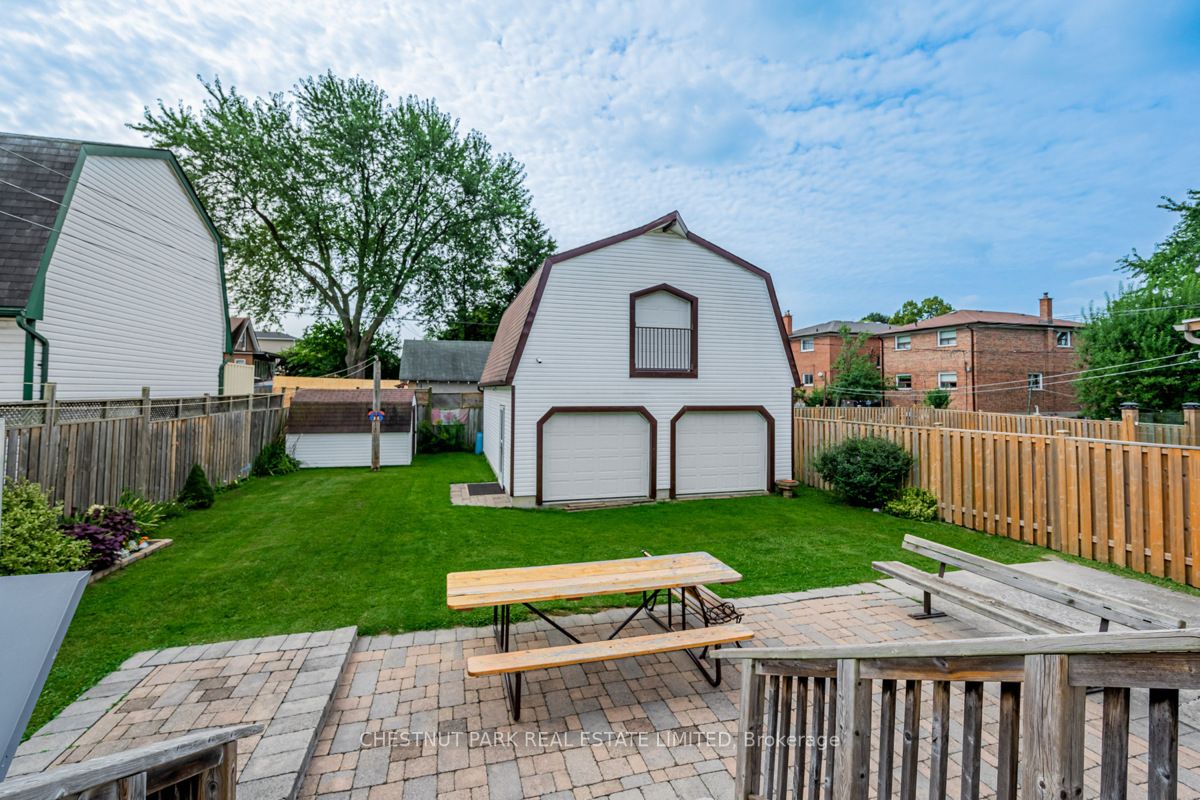 9 Kenmore Dr