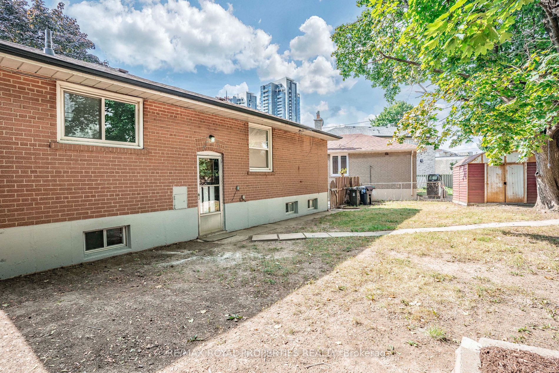 38 Clementine Sq