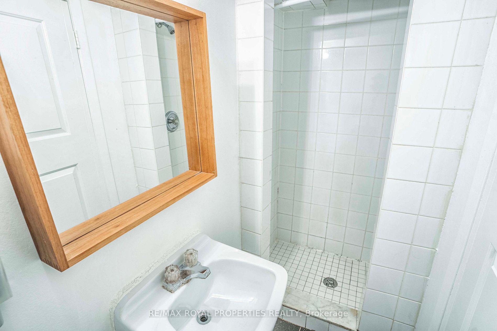 38 Clementine Sq