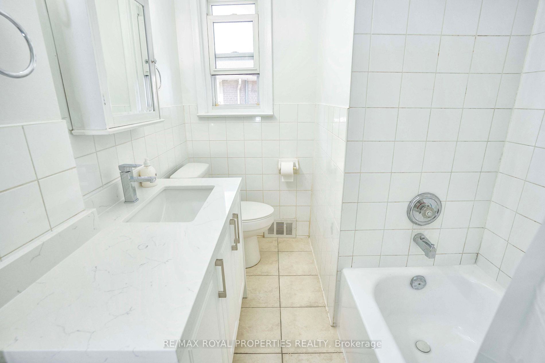 38 Clementine Sq