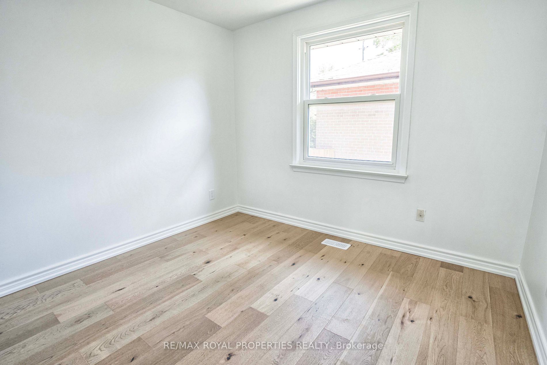 38 Clementine Sq