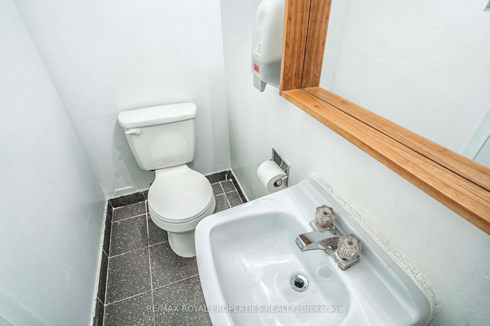 38 Clementine Sq