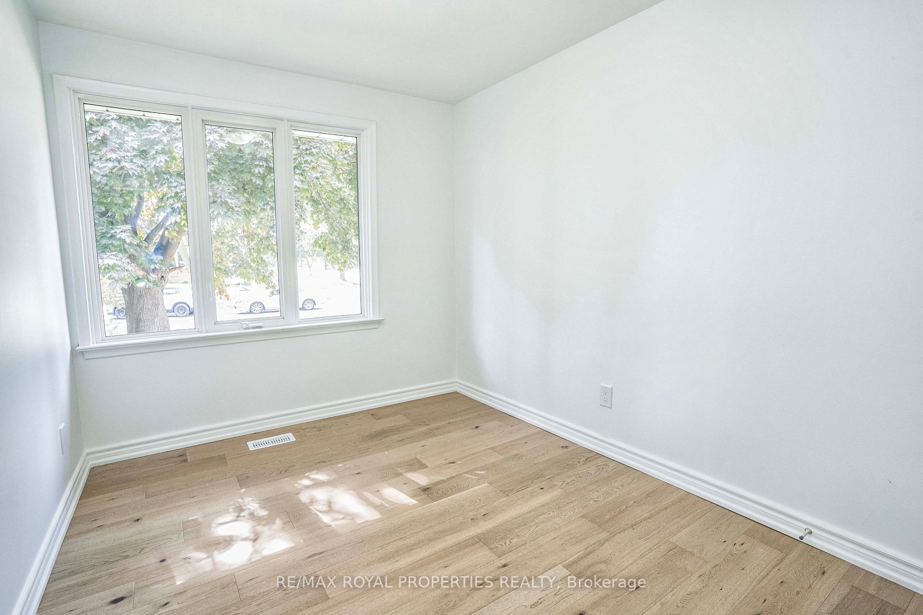 38 Clementine Sq