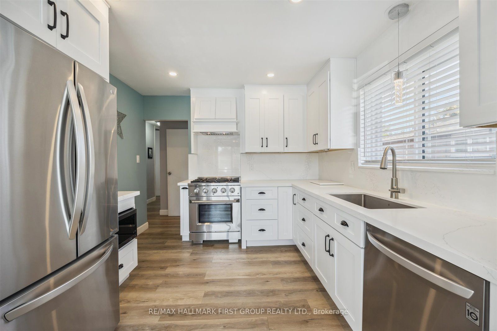 729 Kingfisher Dr
