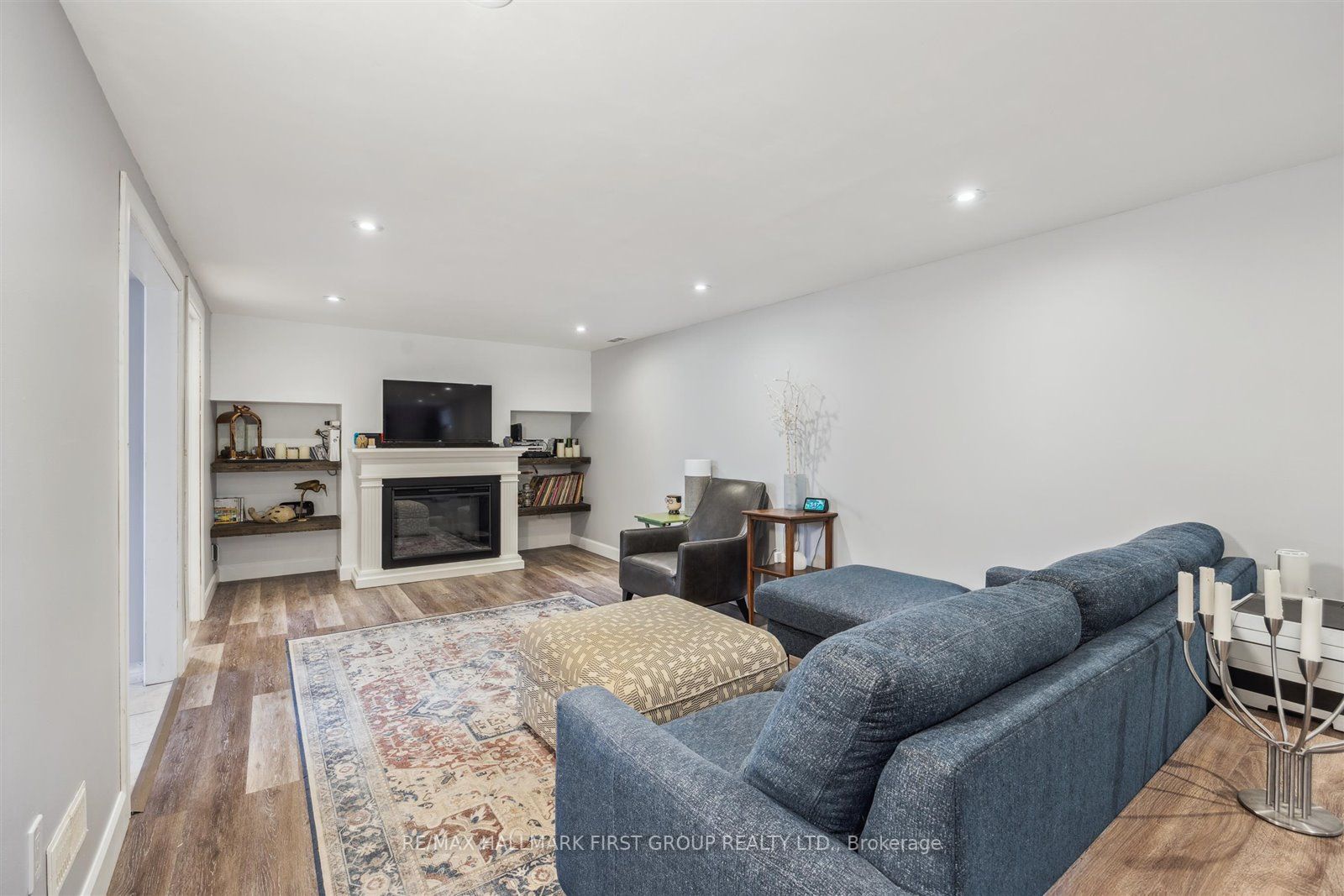 729 Kingfisher Dr
