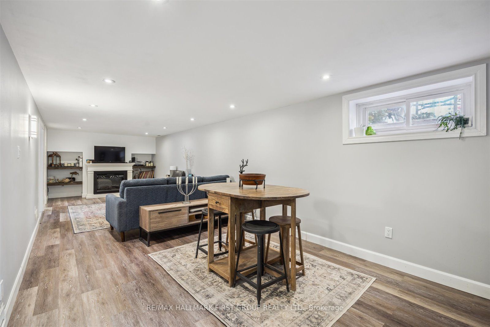 729 Kingfisher Dr