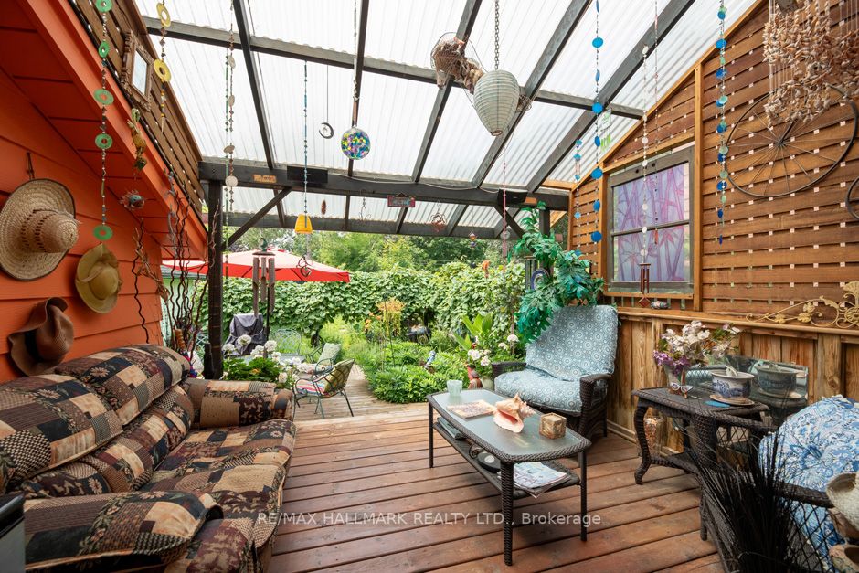 22 Westcroft Dr