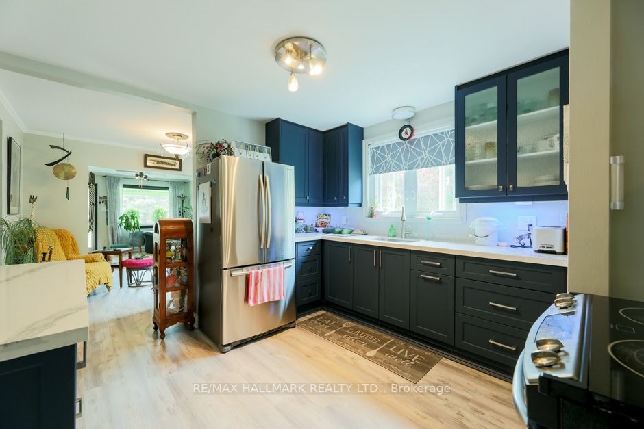 22 Westcroft Dr