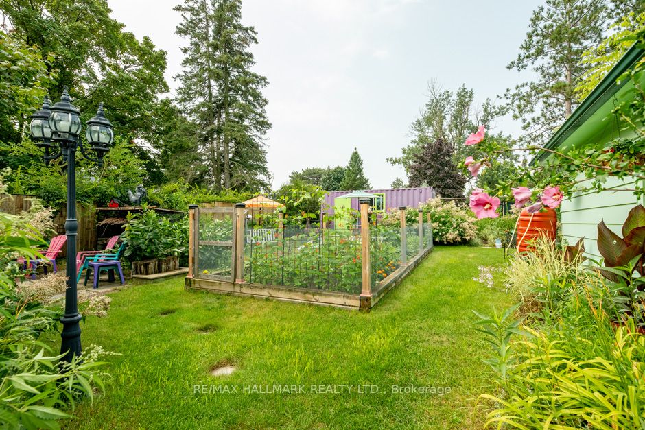 22 Westcroft Dr