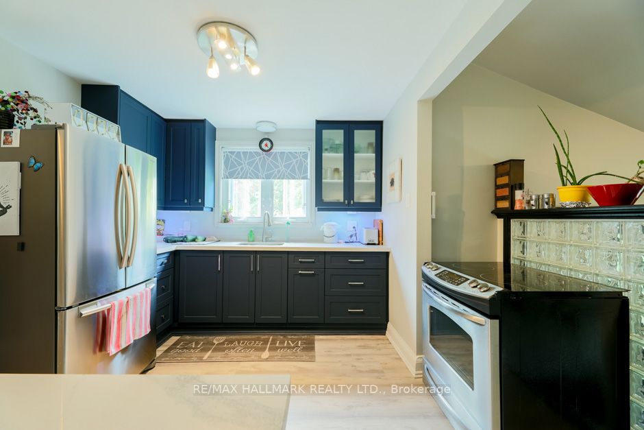22 Westcroft Dr