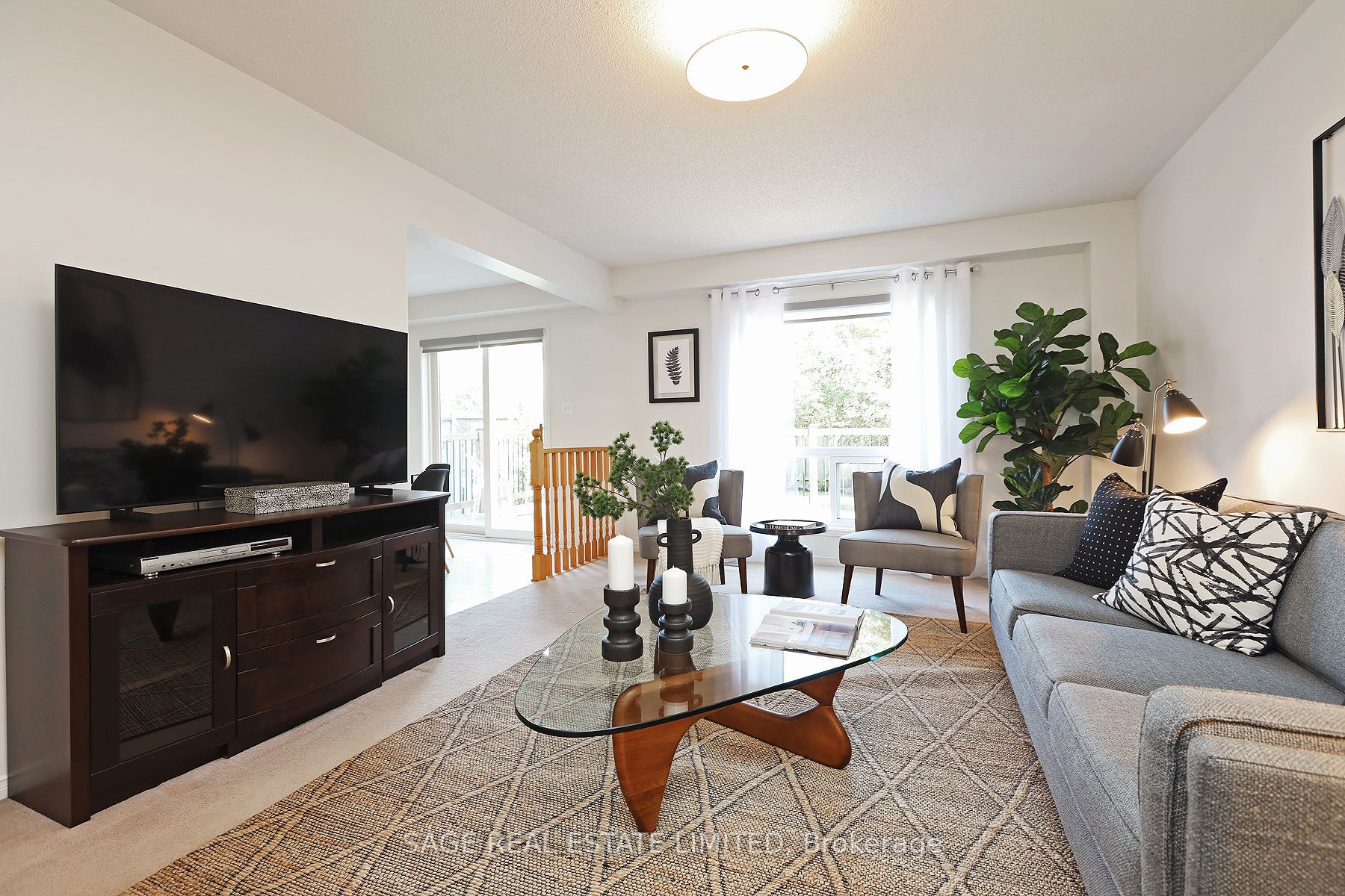 11 Rustwood St