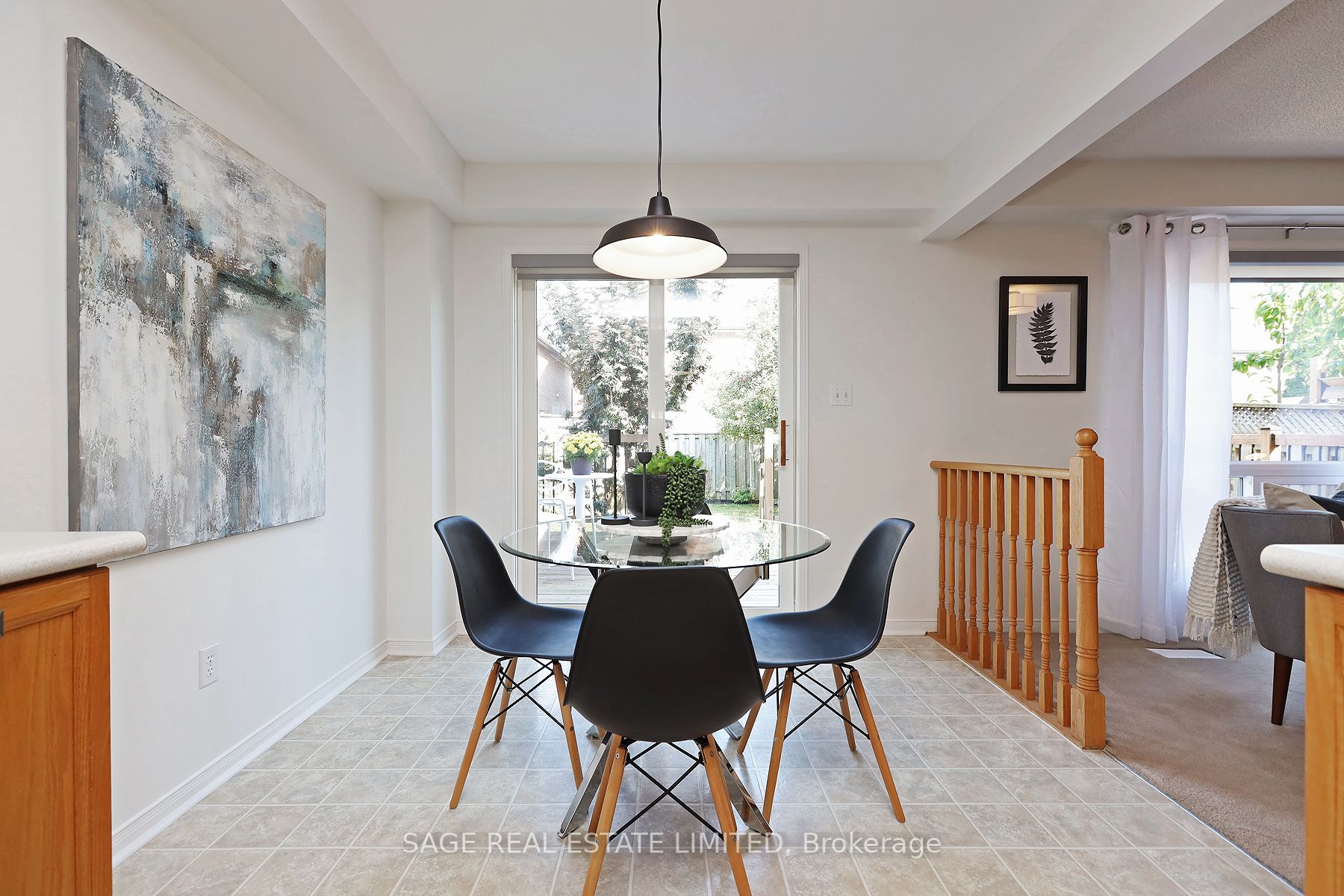 11 Rustwood St