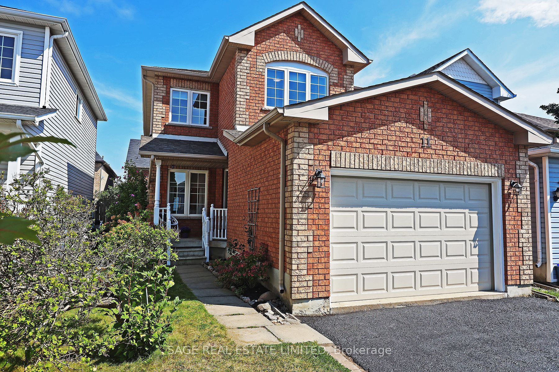 11 Rustwood St