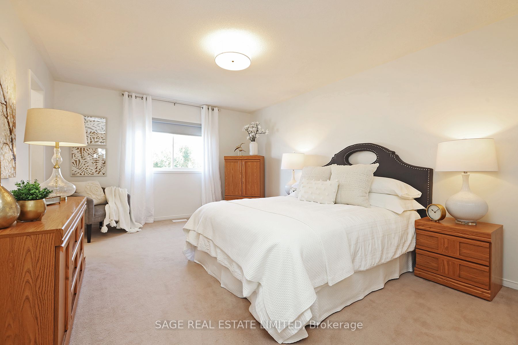 11 Rustwood St