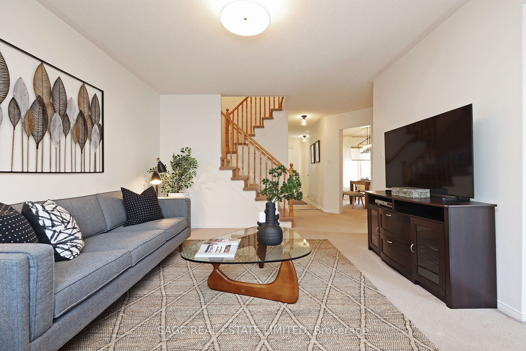 11 Rustwood St