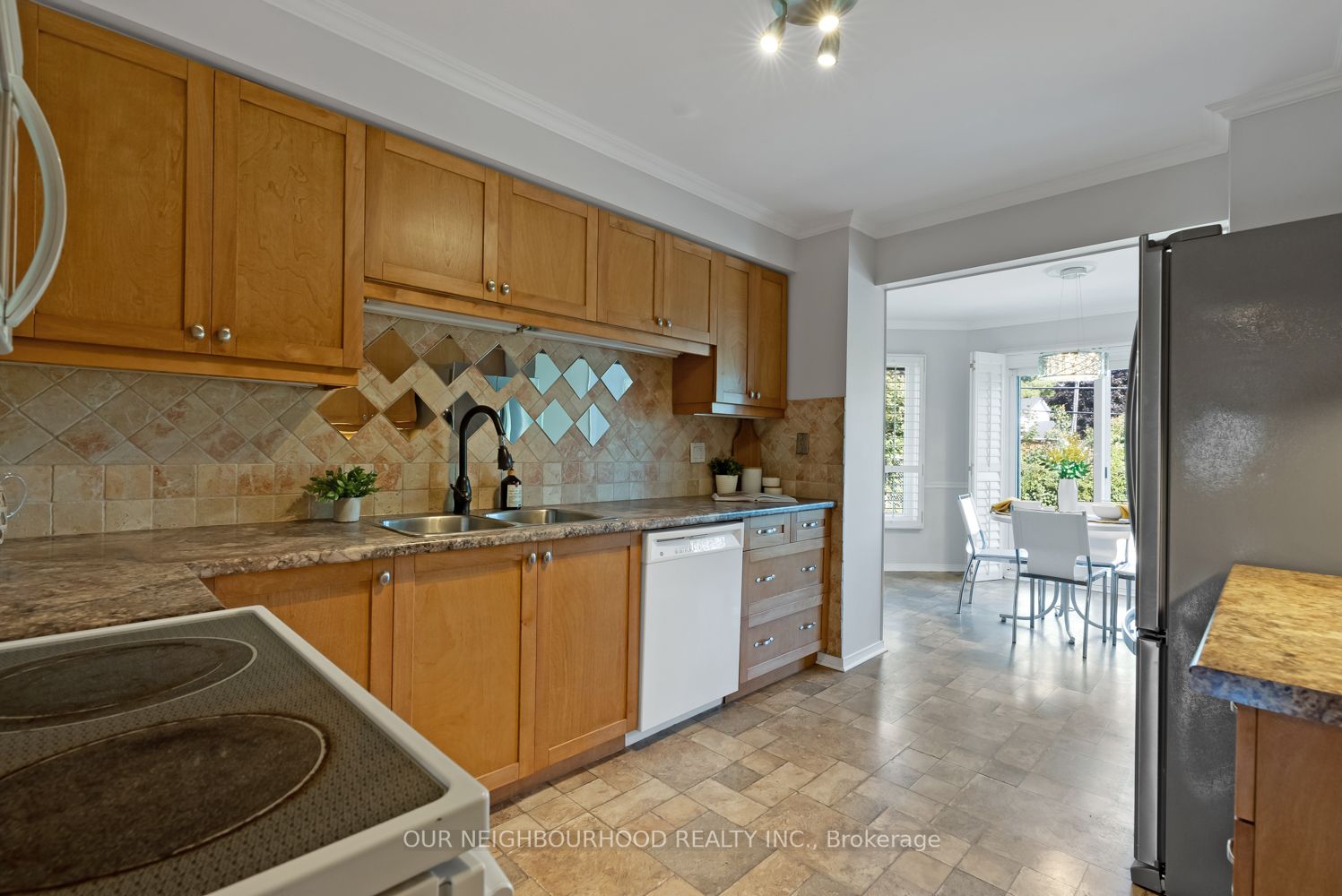 25 Lillian Cres