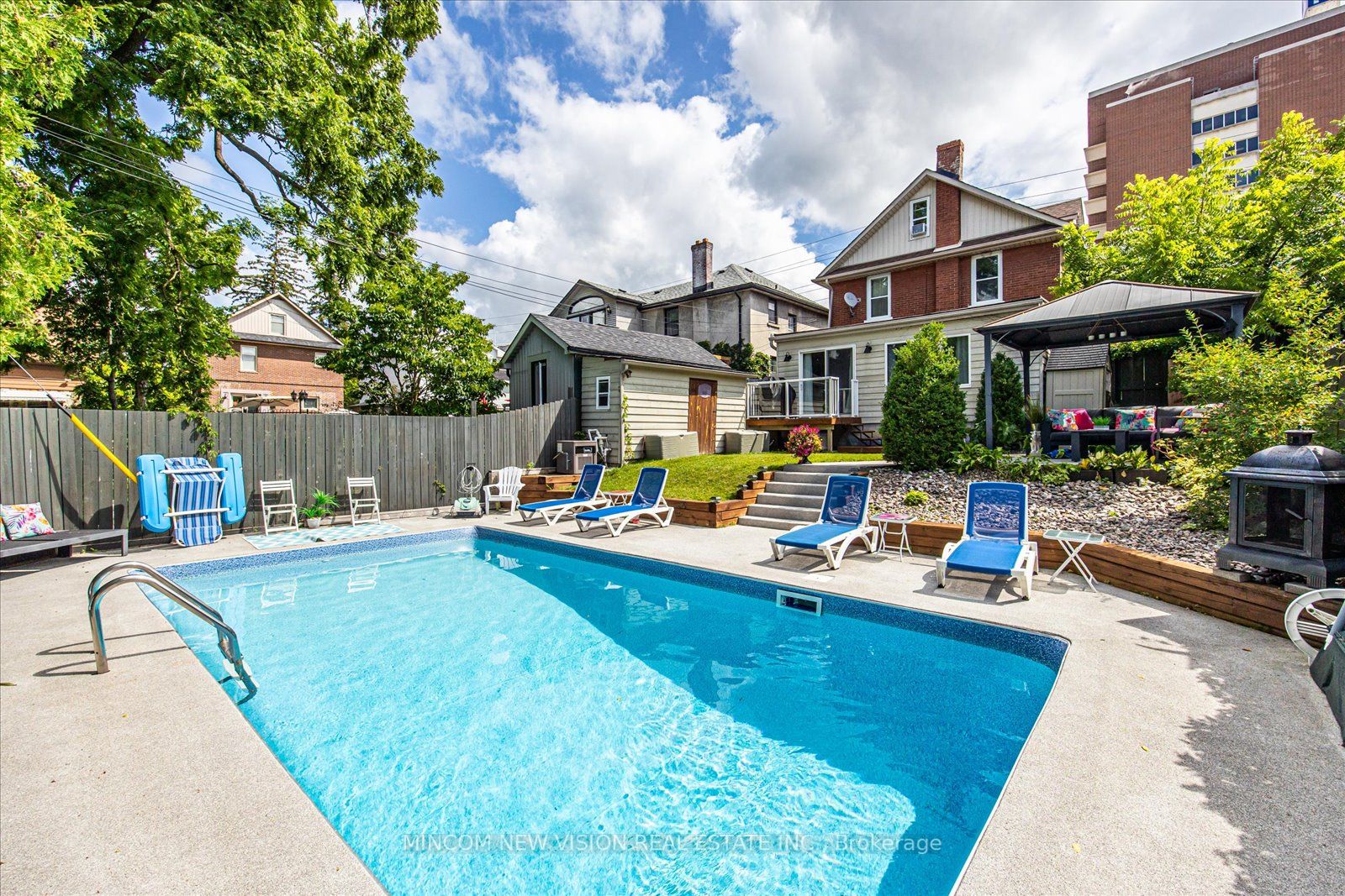 312 Golf St