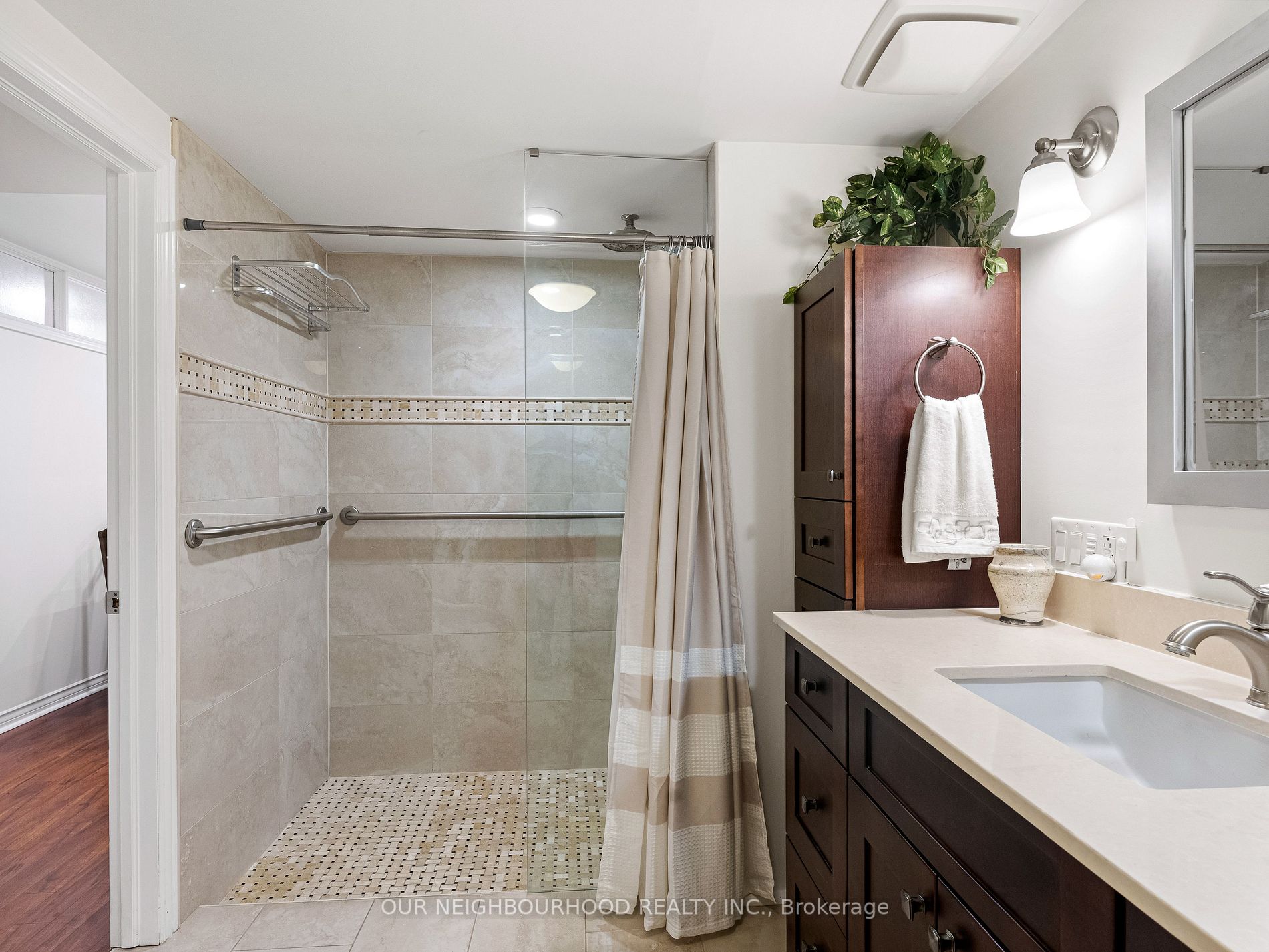 132 Cove Rd, #Bsmt