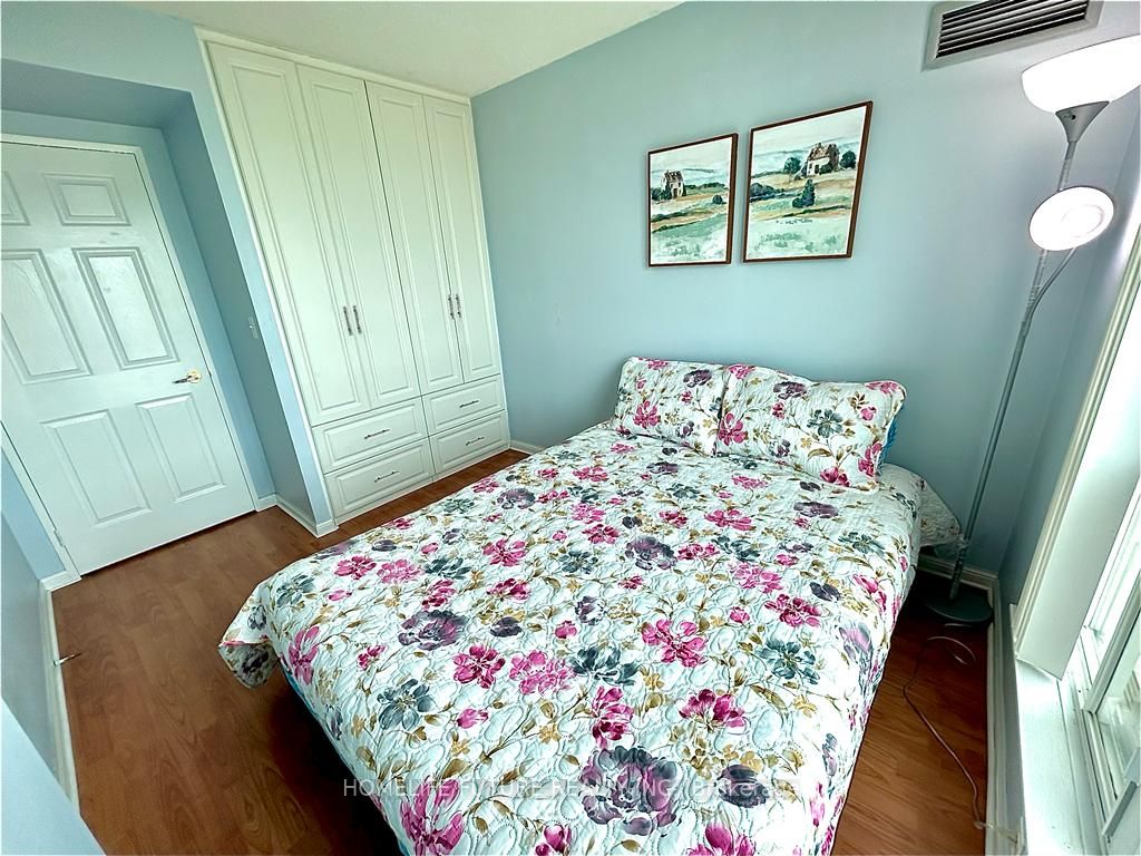 18 Lee Centre Dr, #812