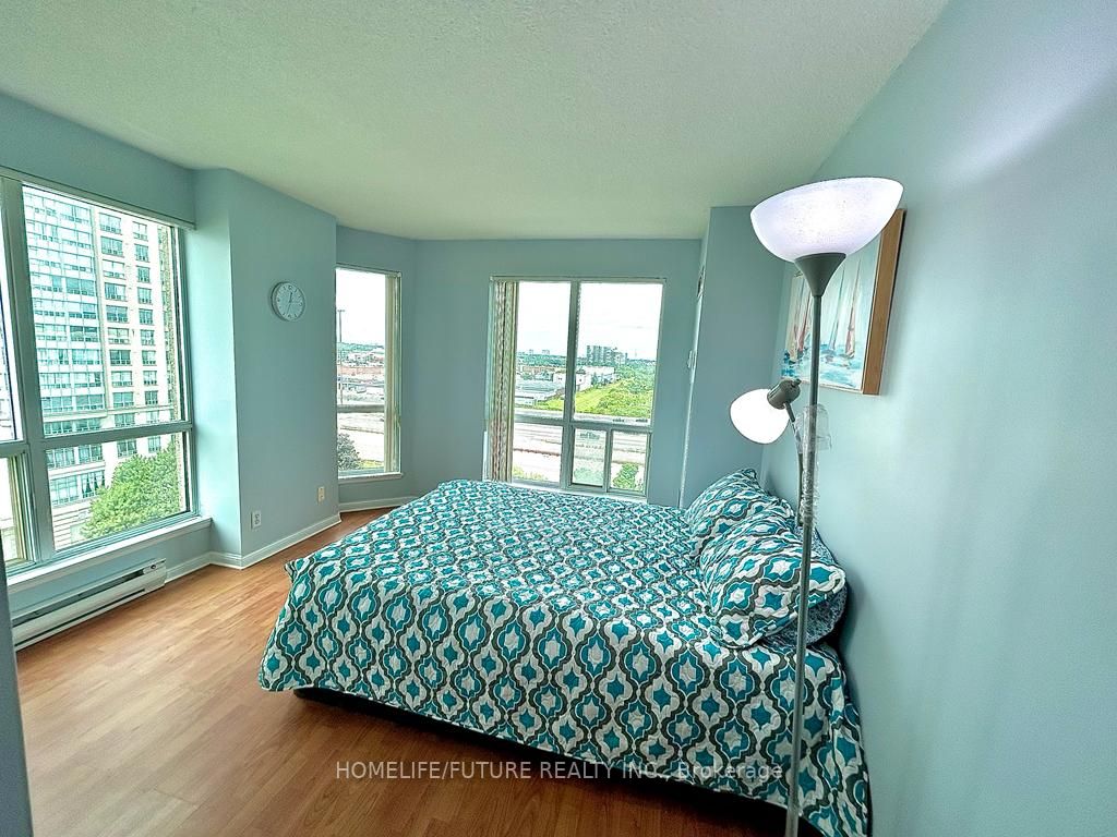 18 Lee Centre Dr, #812