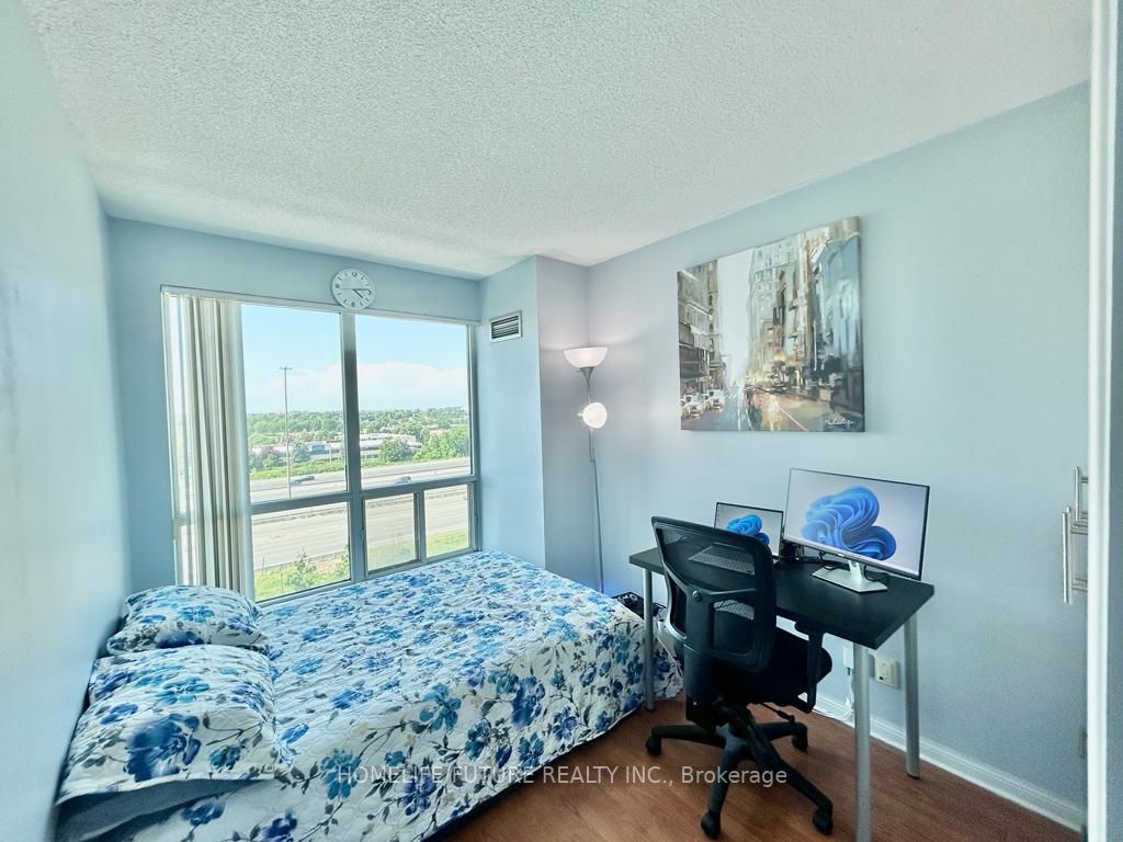 18 Lee Centre Dr, #812