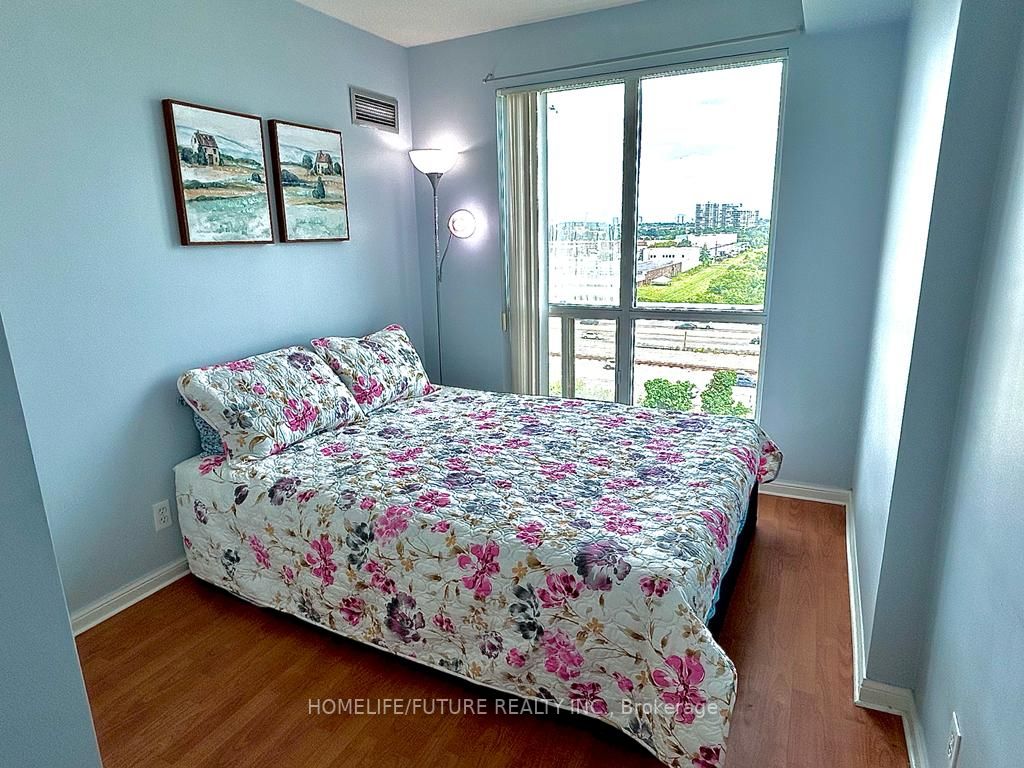 18 Lee Centre Dr, #812