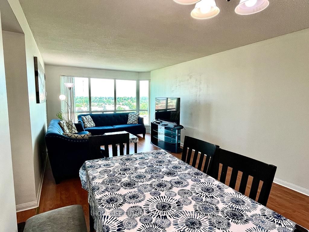 18 Lee Centre Dr, #812