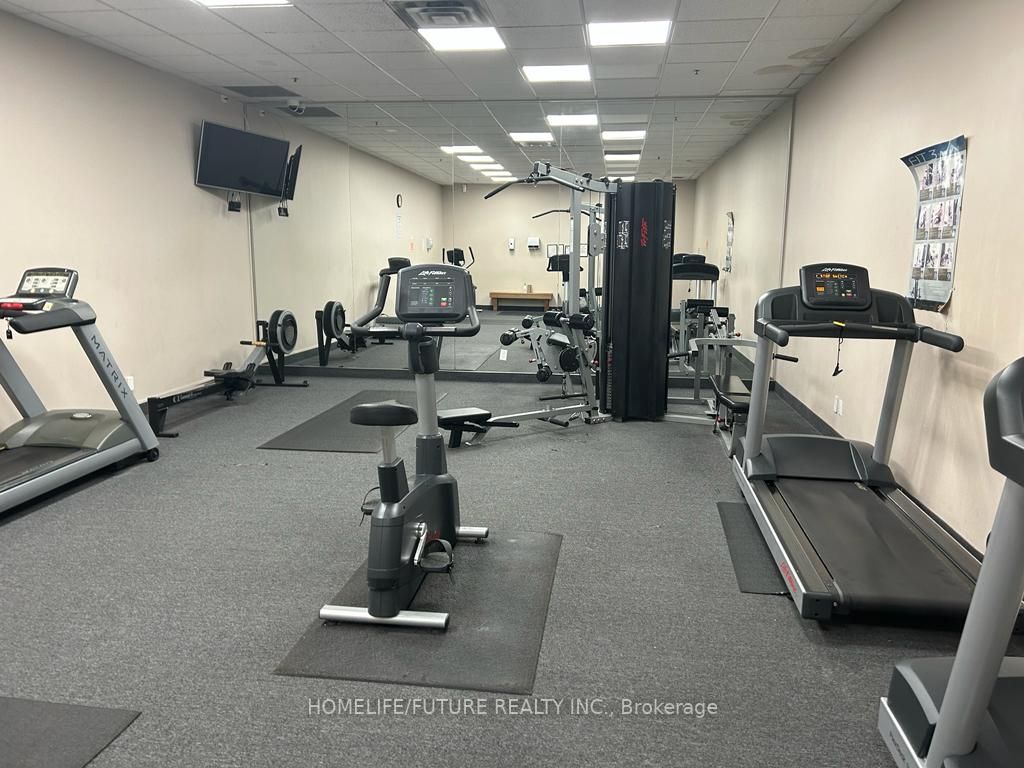 18 Lee Centre Dr, #812