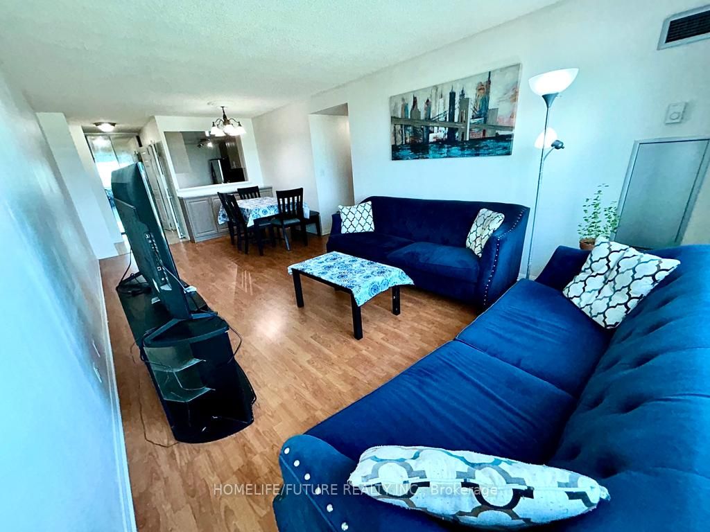 18 Lee Centre Dr, #812