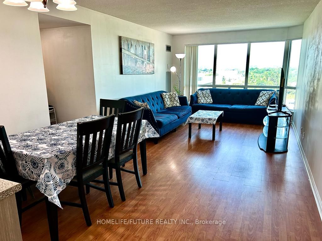 18 Lee Centre Dr, #812