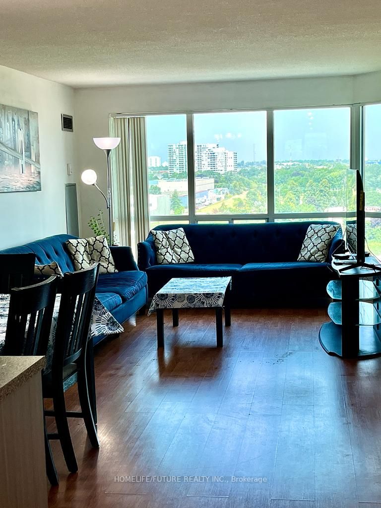 18 Lee Centre Dr, #812
