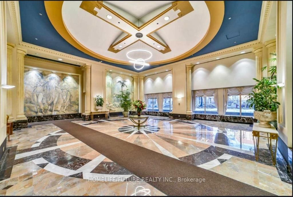 18 Lee Centre Dr, #812