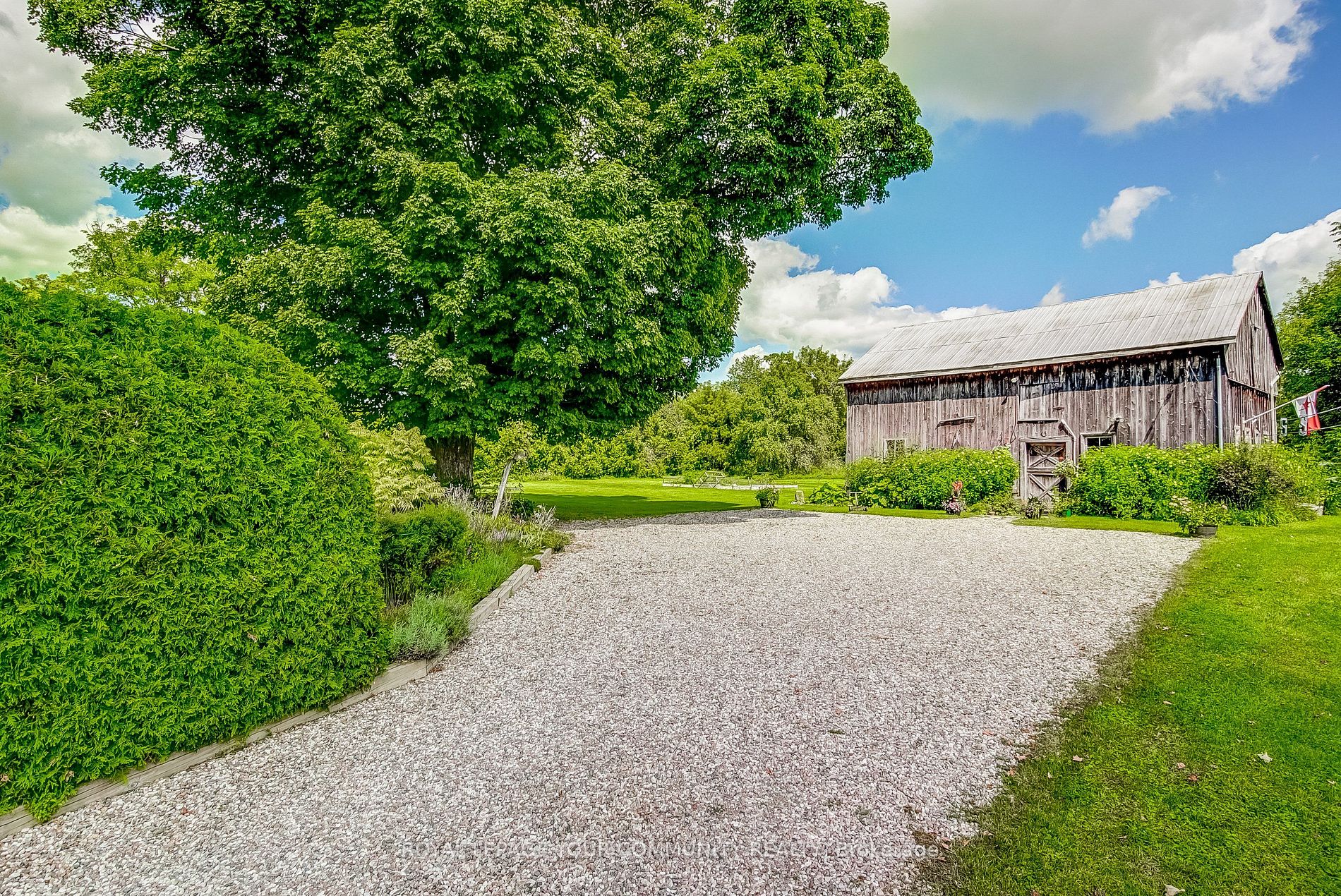 5229 Old Brock Rd