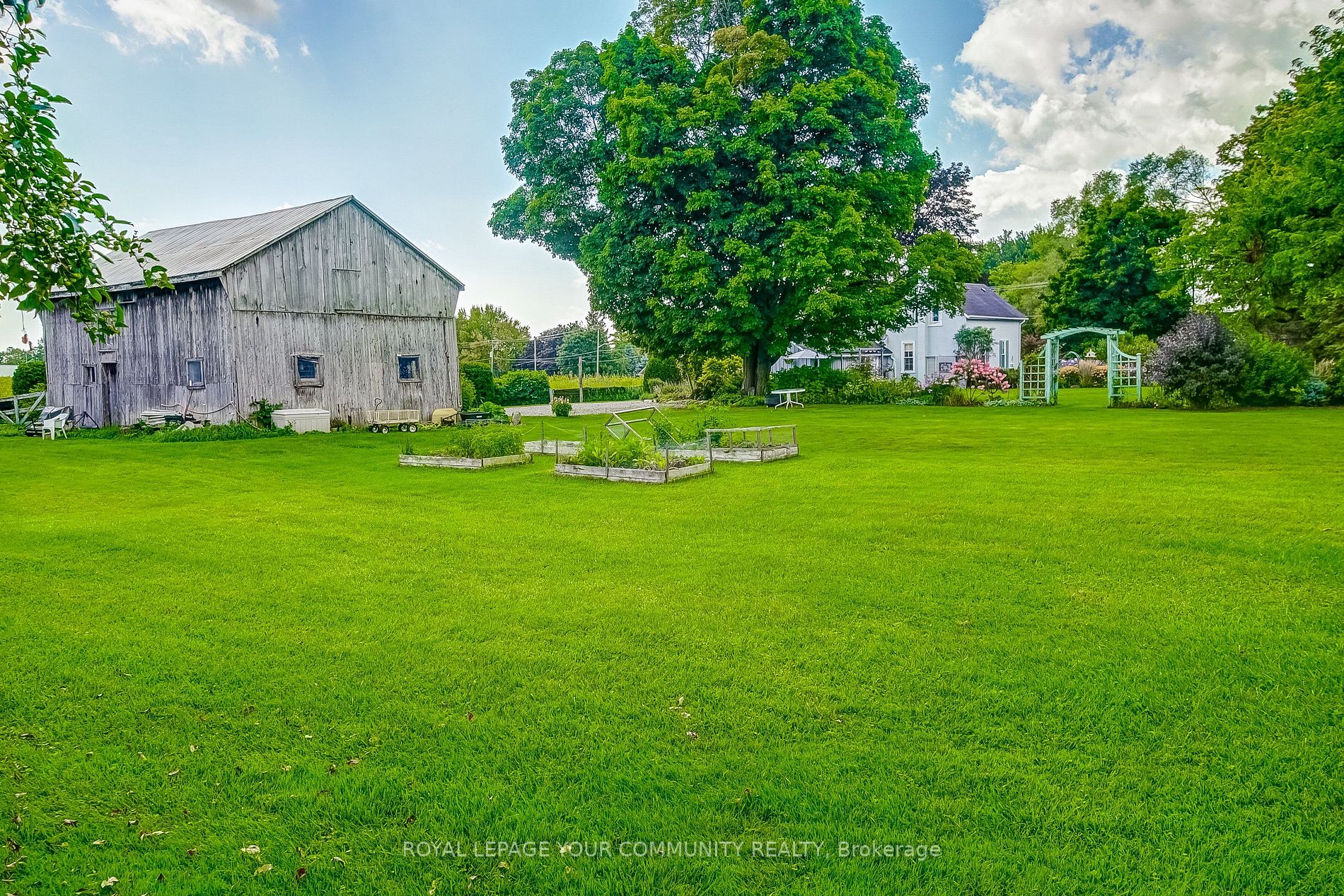 5229 Old Brock Rd